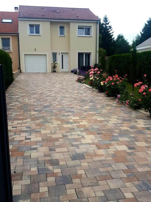 Maison 120 M² A Vigy Buitenkant foto