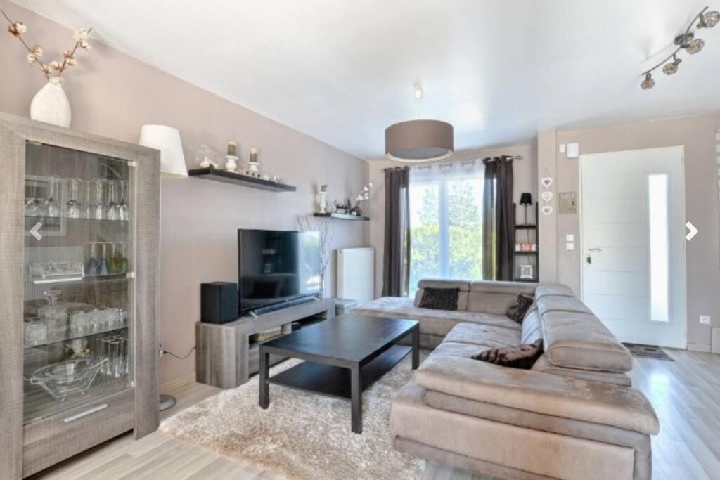 Maison 120 M² A Vigy Buitenkant foto