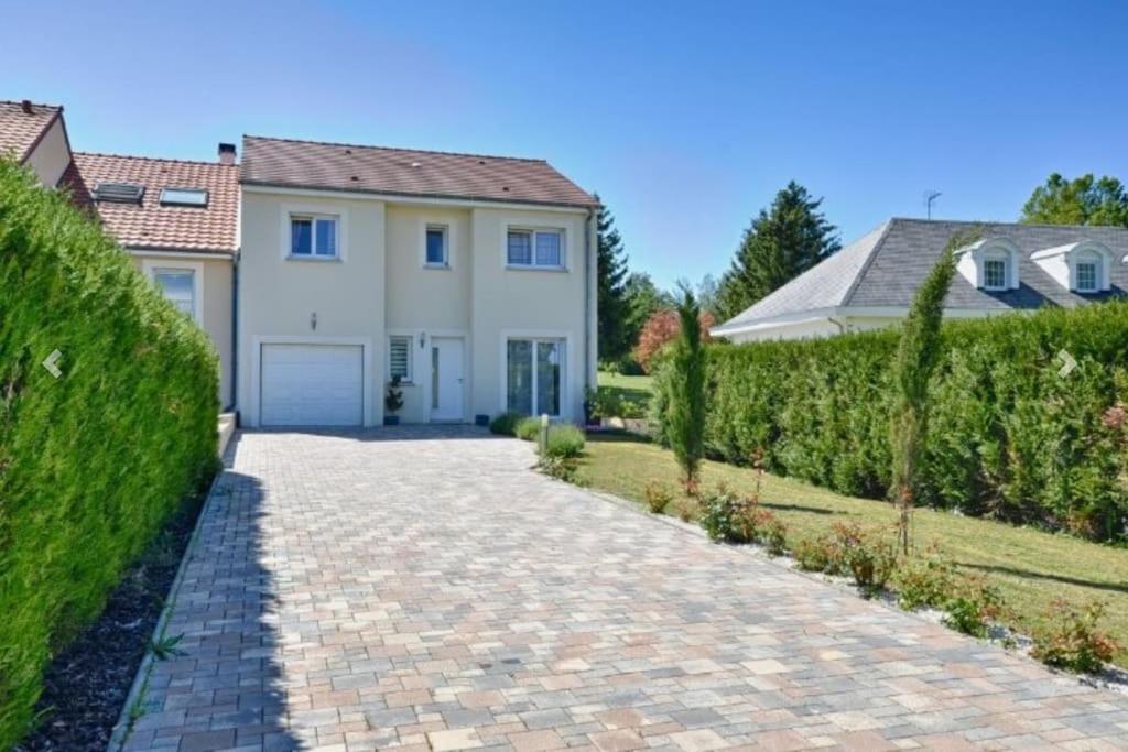 Maison 120 M² A Vigy Buitenkant foto