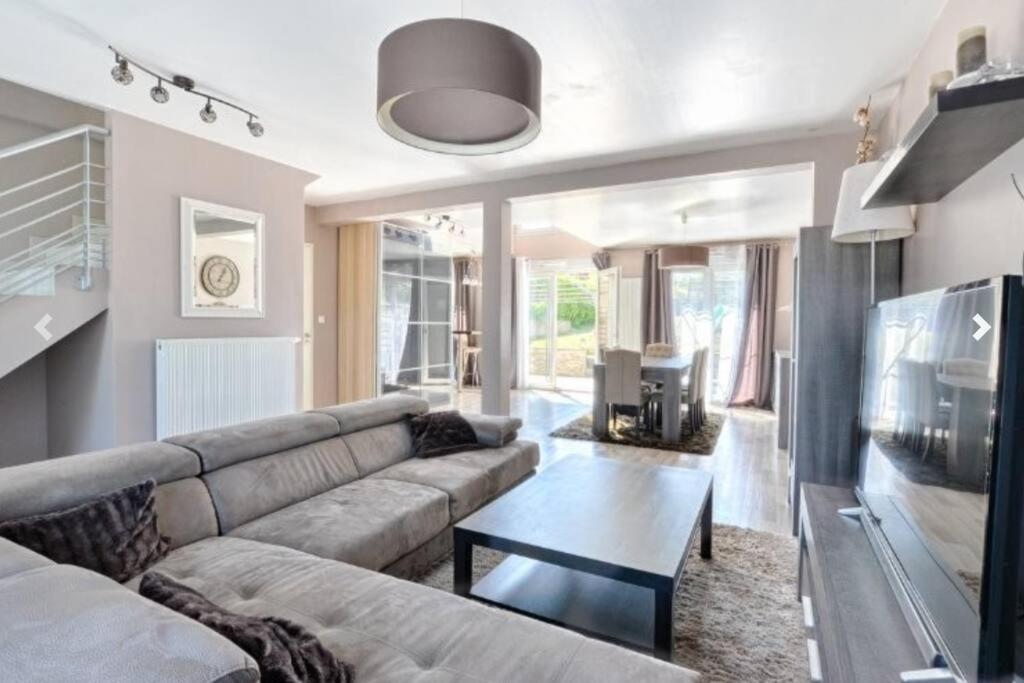 Maison 120 M² A Vigy Buitenkant foto