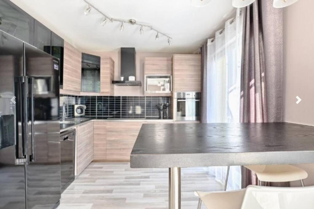 Maison 120 M² A Vigy Buitenkant foto